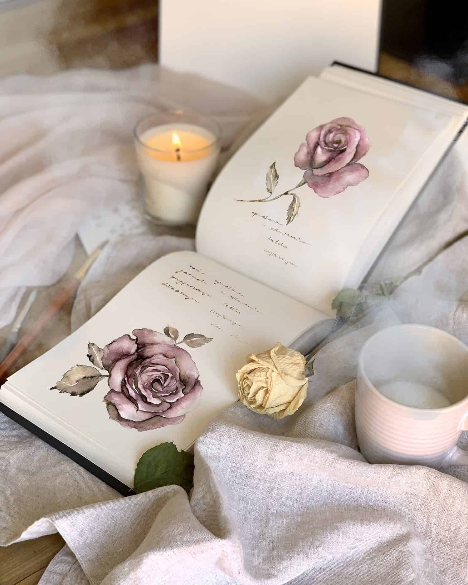 Cuaderno de acuarela con rosas