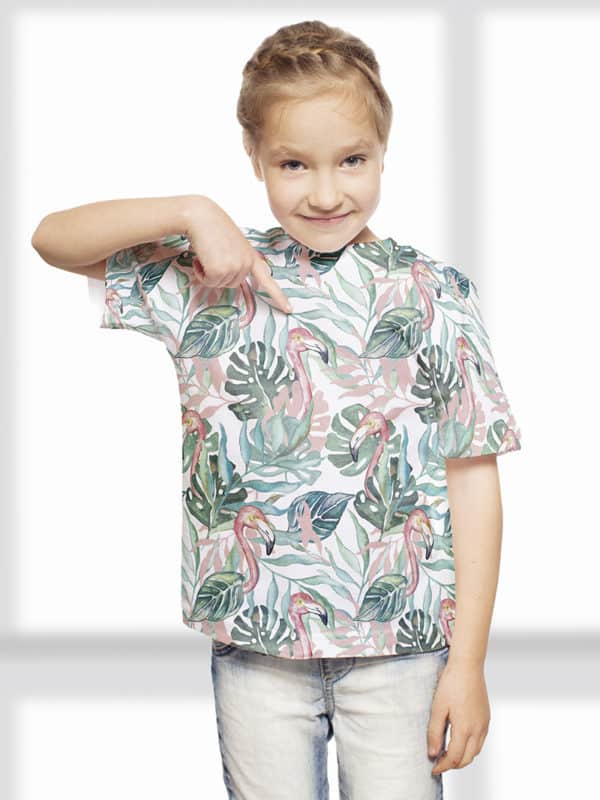 t-shirt with seamless tropical pattern with flamingos girl model